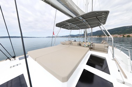 Bali 4.6 | Yacht Charter Croatia | Travelboat