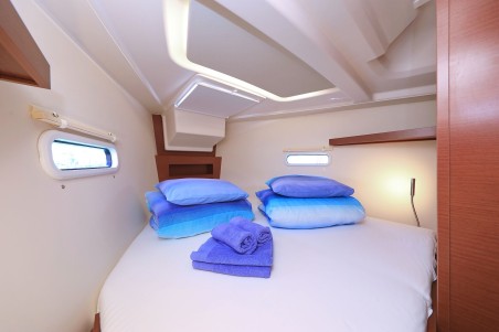 Hanse 388 | Yacht Charter Croatia | Travelboat