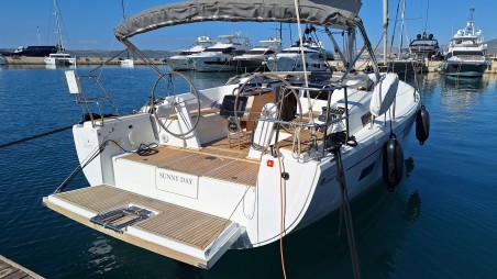 Hanse 388 | Yacht Charter Croatia | Travelboat
