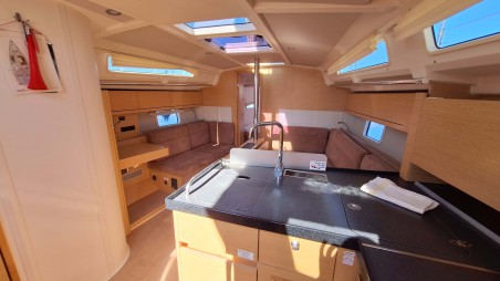 Hanse 388 | Yacht Charter Croatia | Travelboat