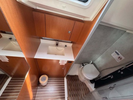 Bavaria C42 | Yacht Charter Croatia | Travelboat
