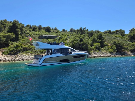 Sealine F430 | Yacht Charter Croatia | Travelboat