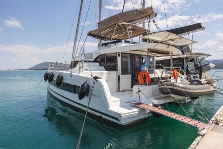 Bali Catspace | Yacht Charter Greece | Travelboat