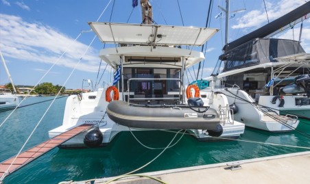 Bali Catspace | Yacht Charter Greece | Travelboat