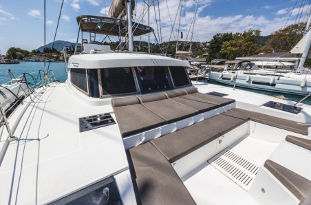 Bali Catspace | Yacht Charter Greece | Travelboat