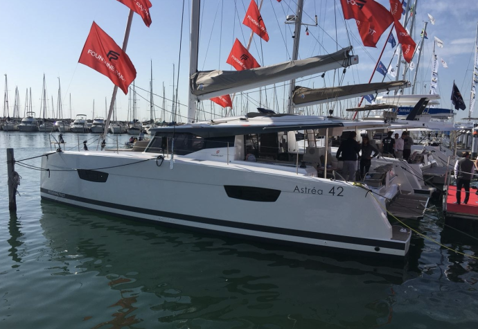Fountaine Pajot Astrea 42 | Czarter jachtu Francja | Travelboat