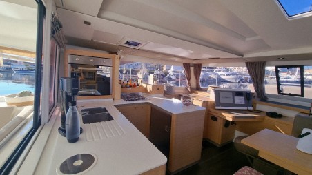 Fountaine Pajot Astrea 42 | Czarter jachtu Francja | Travelboat
