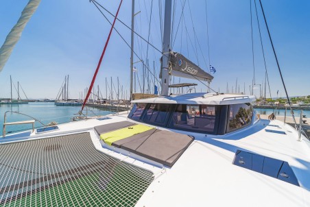 Fountaine Pajot Isla 40 | Yacht Charter Greece | Travelboat