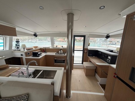 Bali 4.2 - 4 + 2 cab. Junior Mary 1 | Yacht Charter Greece | Travelboat