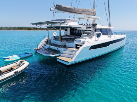Leopard 50 - 5 + 1 cab | Yacht Charter Croatia | Travelboat
