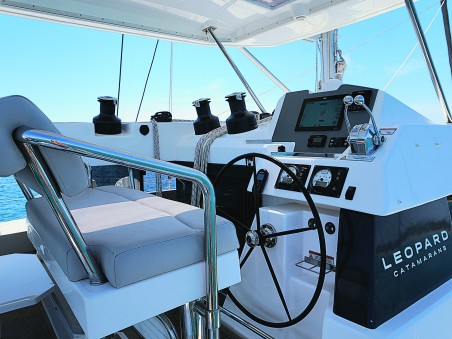 Leopard 50 - 5 + 1 cab | Yacht Charter Croatia | Travelboat