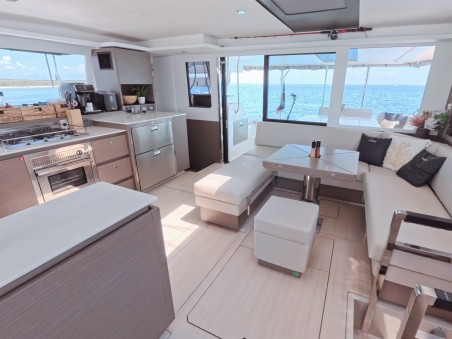 Leopard 50 - 5 + 1 cab | Yacht Charter Croatia | Travelboat