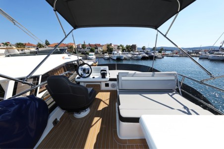 Merry Fisher 1095 Fly Serie2 | Czarter jachtu Chorwacja | Travelboat