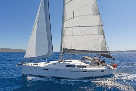 Hanse 415 | Yacht Charter Greece | Travelboat