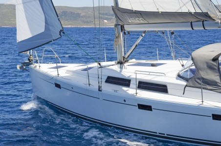 Hanse 415 | Yacht Charter Greece | Travelboat