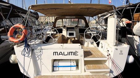 Dufour Dufour 430 GL | Yacht Charter Italy | Travelboat