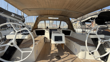 Dufour Dufour 430 GL | Yacht Charter Italy | Travelboat