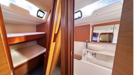 Dufour Dufour 430 GL | Yacht Charter Italy | Travelboat