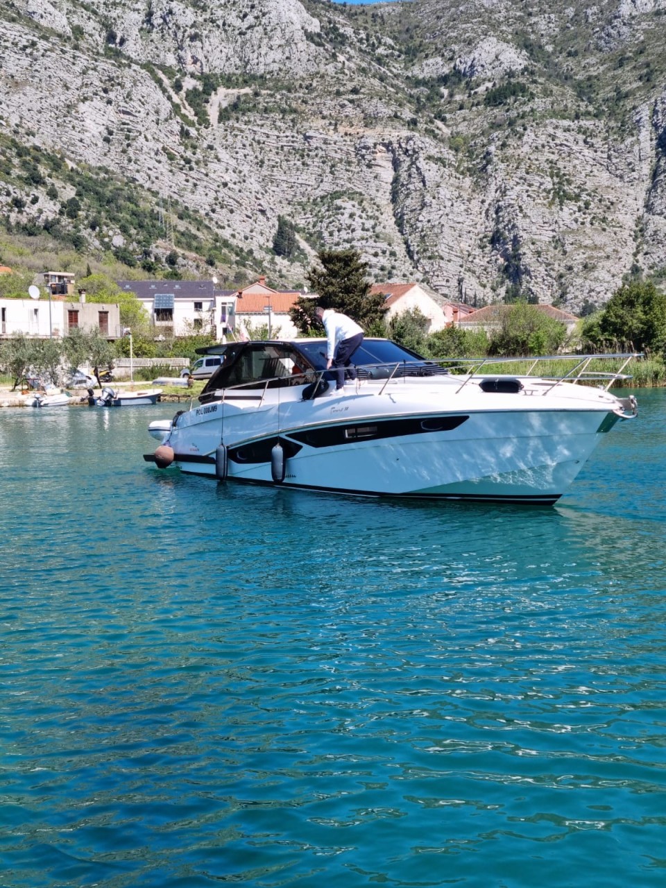 Parana 38 Vador | Yacht Charter Croatia | Travelboat