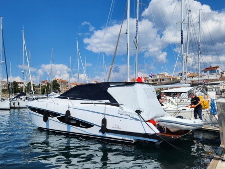 Parana 38 Vador | Yacht Charter Croatia | Travelboat