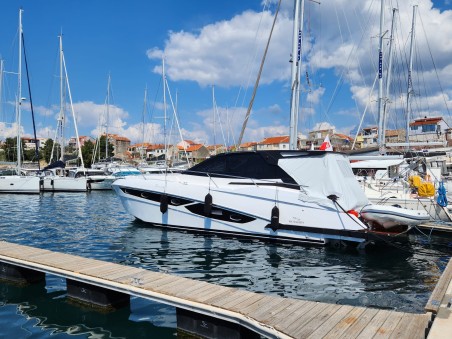 Parana 38 Vador | Yacht Charter Croatia | Travelboat