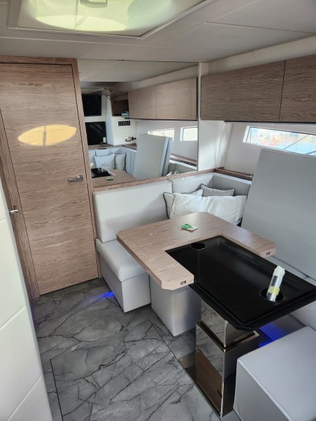 Parana 38 Vador | Yacht Charter Croatia | Travelboat