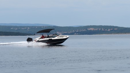 Sea Ray SPX 210 | Yacht Charter Croatia | Travelboat