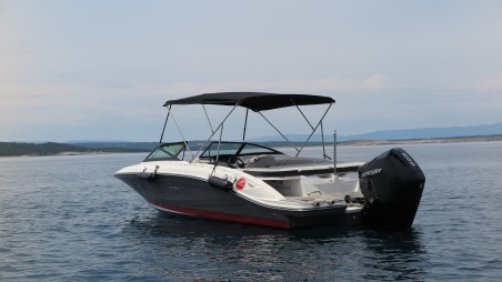 Sea Ray SPX 210 | Yacht Charter Croatia | Travelboat