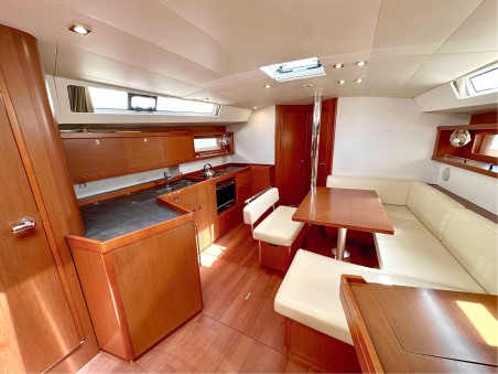 Oceanis 45 - 4 cab. | Yacht Charter Montenegro | Travelboat
