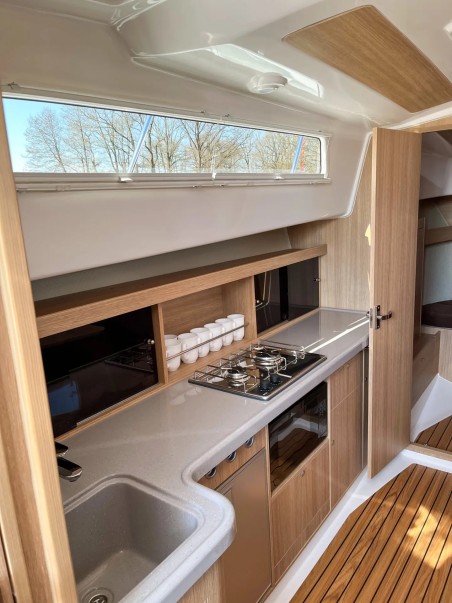 Nexus Revo 870 | Yacht Charter Poland | Travelboat