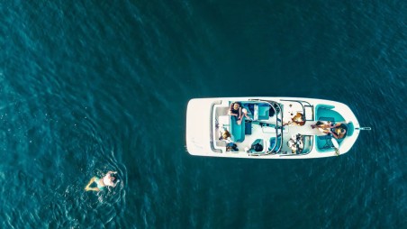 Bayliner VR6 | Motorboat Charter Masuria | Travelboat