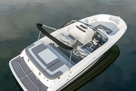 Bayliner VR40E | Motorboat Charter Masuria | Travelboat