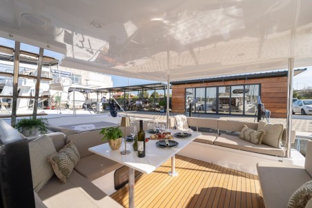 Aventura 37 - 3 cab. | Yacht Charter Croatia | Travelboat