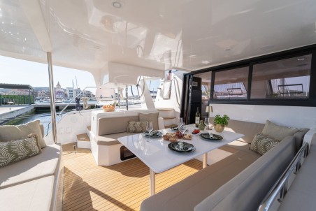 Aventura 37 - 3 cab. | Yacht Charter Croatia | Travelboat