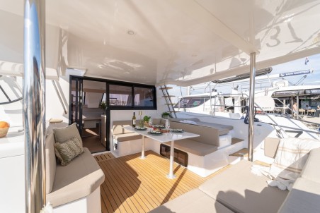 Aventura 37 - 3 cab. | Yacht Charter Croatia | Travelboat