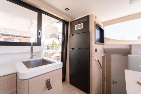 Aventura 37 - 3 cab. | Yacht Charter Croatia | Travelboat