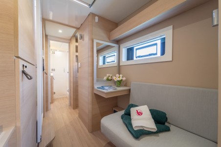Aventura 37 - 3 cab. | Yacht Charter Croatia | Travelboat