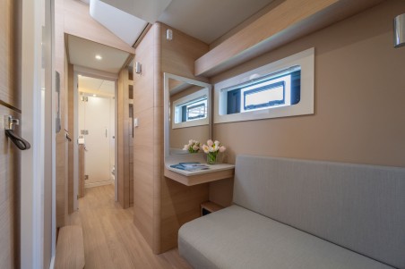 Aventura 37 - 3 cab. | Yacht Charter Croatia | Travelboat