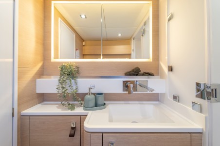 Aventura 37 - 3 cab. | Yacht Charter Croatia | Travelboat