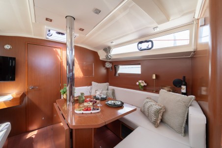 Oceanis 41.1 | Yacht Charter Croatia | Travelboat