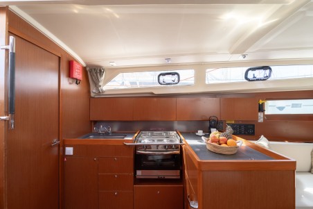 Oceanis 41.1 | Yacht Charter Croatia | Travelboat
