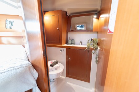 Oceanis 41.1 | Yacht Charter Croatia | Travelboat