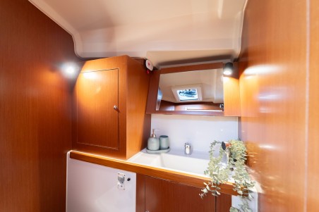 Oceanis 41.1 | Yacht Charter Croatia | Travelboat
