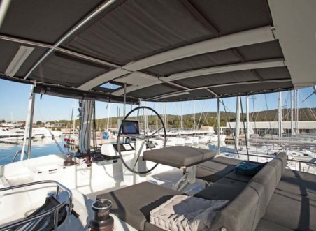 Lagoon 52 F - 5 + 2 cab. | Yacht Charter Spain | Travelboat