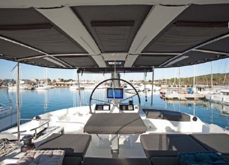 Lagoon 52 F - 5 + 2 cab. | Yacht Charter Spain | Travelboat