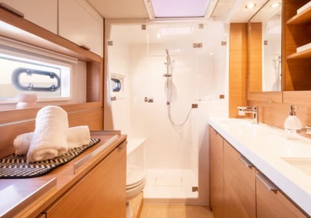 Bali 4.4 - 3 cab. | Yacht Charter Australia and Oceania | Travelboat