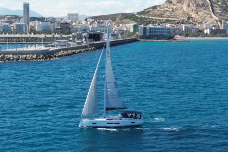 Hanse 460 | Yacht Charter Spain | Travelboat