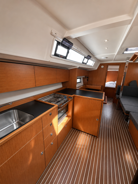 Bavaria C42 | Yacht Charter Greece | Travelboat