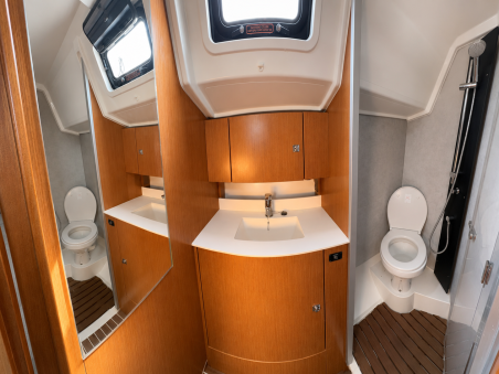 Bavaria C42 | Yacht Charter Greece | Travelboat