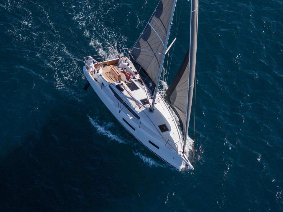Sun Odyssey 350 | Yacht Charter British Virgin Islands | Travelboat